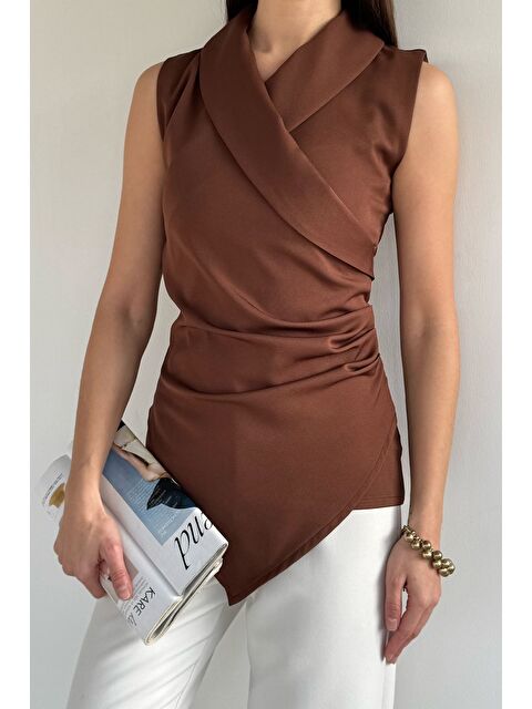 Gülseli Kadın Kruvaze Yaka Drape Detaylı Asimetrik Bluz - S000491602-19413