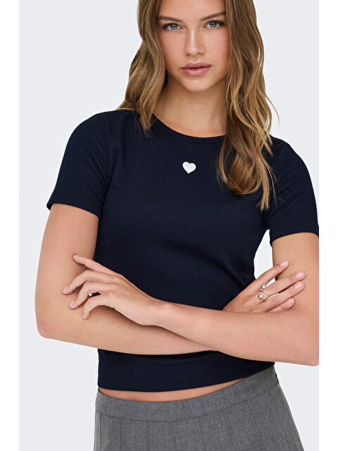 Only Onlelva Slim Fit Yuvarlak Yaka Kadın T Shirt 15342939
