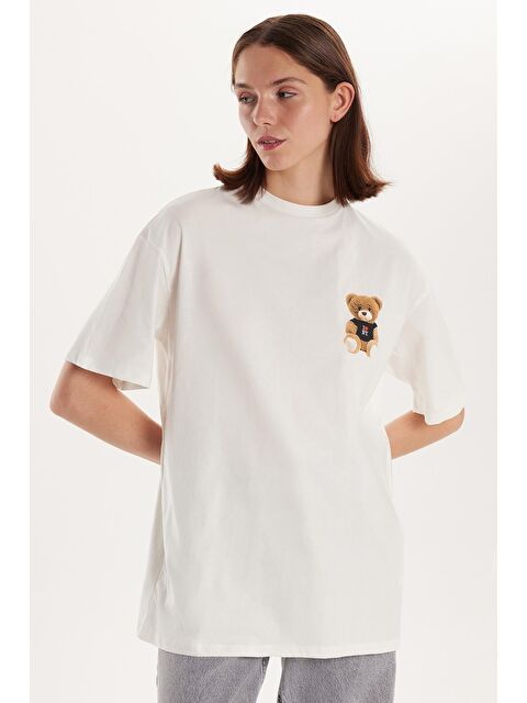 TUDORS Kadın Slim Fit Dar Kesim %100 Pamuk Kısa Kollu Baskılı Bisiklet Yaka Ekru Tişört - S000523254-19965