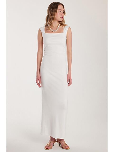 TUDORS Kadın Modal Kumaş Standart Fit Normal Kesim Kare Yaka Arka Yırtmaçlı Viskon Ekru Elbise - S000520612-19965