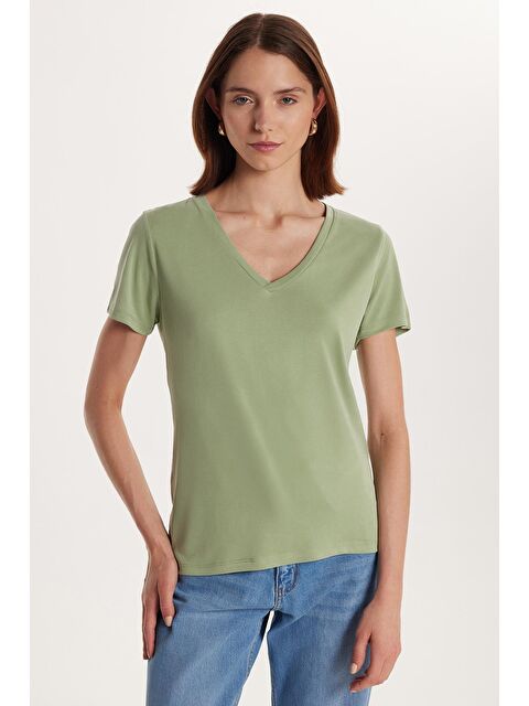 TUDORS Kadın Relax Fit Rahat Kesim Modal V Yaka Mint Tişört - S000523289-1180