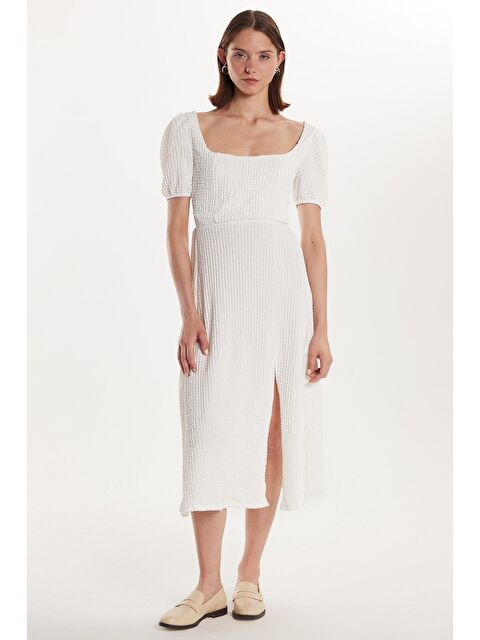 TUDORS Kadın Standart Fit Kısa Kollu Lastikli Kare Yaka Yırtmaçlı Ekru Elbise - S000520622-19965