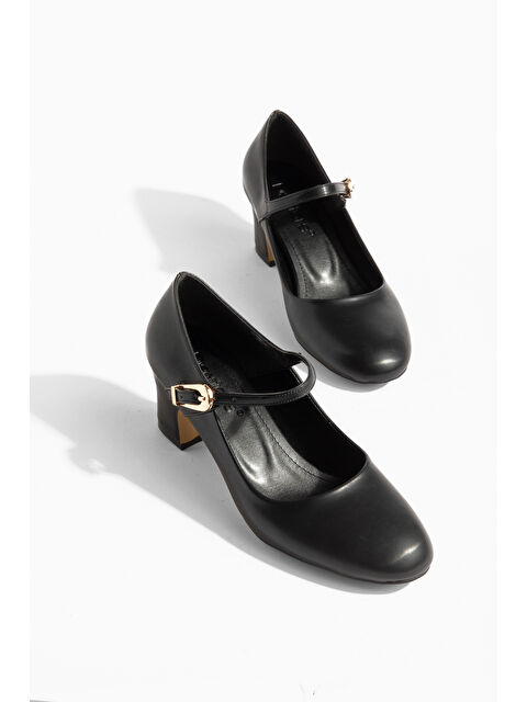 Daxtors D4672 Günlük Ortopedik Kadın Klasik Topuklu Ayakkabı