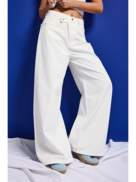It's Basic Kadın Kırık Beyaz 7s6-101 Mega Baggy Fit Kemer Detaylı Bol Kesim Denim Jean