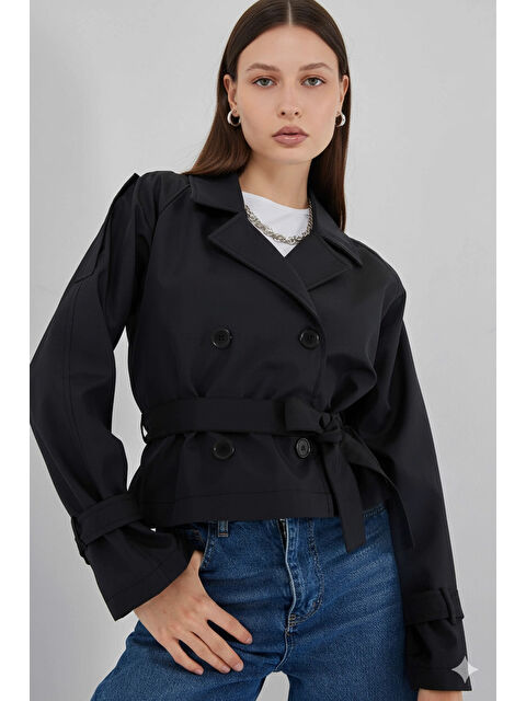 Hazelin Kadın Siyah Kruvaze Yaka Kuşaklı Astarlı Kısa Trençkot HZL25W-BD159701 - S000443027-19351