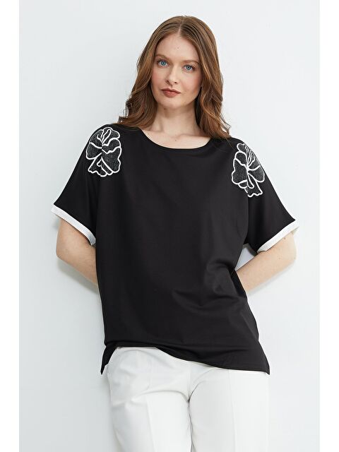 Fullamoda Taşlı Çiçek Baskılı Salaş Tişört