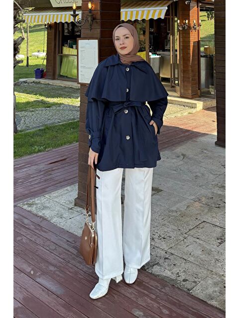 Lamelif Bağlama Detaylı Pelerinli Trençkot Lacivert