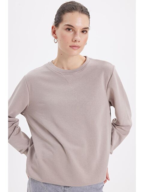 TUDORS Kadın Oversize Geniş Kesim %100 Pamuk 3 İplik Basic Bej Bisiklet Yaka Sweatshirt - S000523339-19928