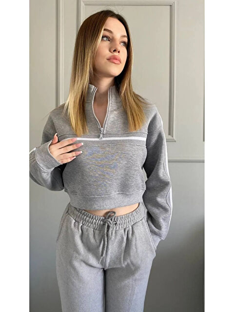 Hazelin Kadın Gri Beyaz Şeritli Fermuarlı Yaka 3 İplik Şardonlu Sweatshirt HZL24W-ZK12781 - S000443043-20600