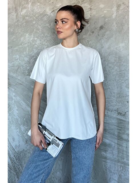 Gülseli Bisiklet Yaka Yan Yırtmaçlı Kadın Tişört - S000387677-20063