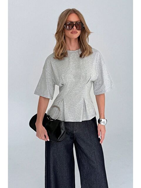Tarz Cool Kadın Oversize Basic Tişört Pile Detaylı Rahat Kesim Günlük Kombin