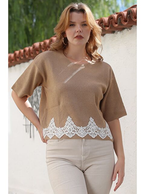 Chiccy Sütlü Kahve Yuvarlak Yaka Kısa Kol Dantelli Triko Bluz 64 57 - S000468948-4280