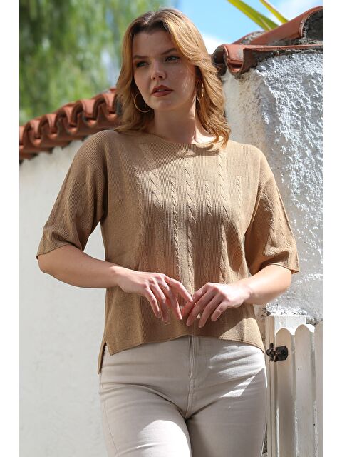 Chiccy Camel Yuvarlak Yaka Kısa Kol Örgü Desenli Yırtmaçlı Triko Bluz 56 59 - S000468952-4557