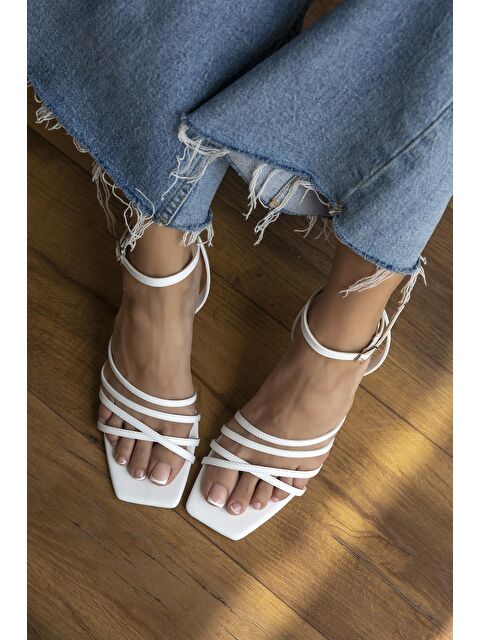 Straswans Ferne Kadın Topuklu Küt Burun Deri Sandalet Beyaz - S000512866-20063