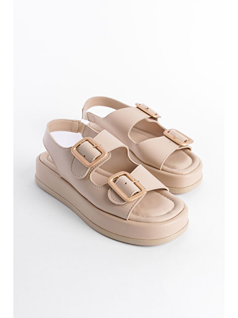 Capone Outfitters Dolgu Topuklu Çift Bantlı Tokalı Kadın Sandalet - S000330118-19928