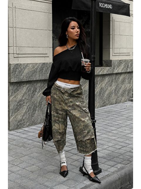 Tarz Cool Kadın Asimetrik Yaka Crop Sweatshirt Omuz Dekolteli Büzgülü Fermuar Detaylı
