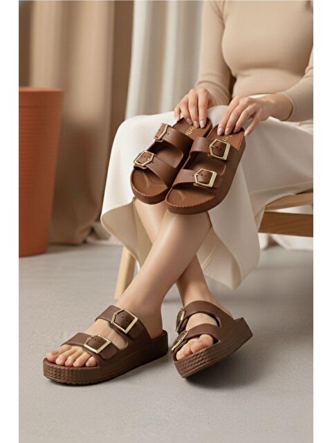 Oksit Lovi Z044 Metal Toka Detaylı Platform Taban Kadın Terlik Şehirli Stil - S000507174-19413
