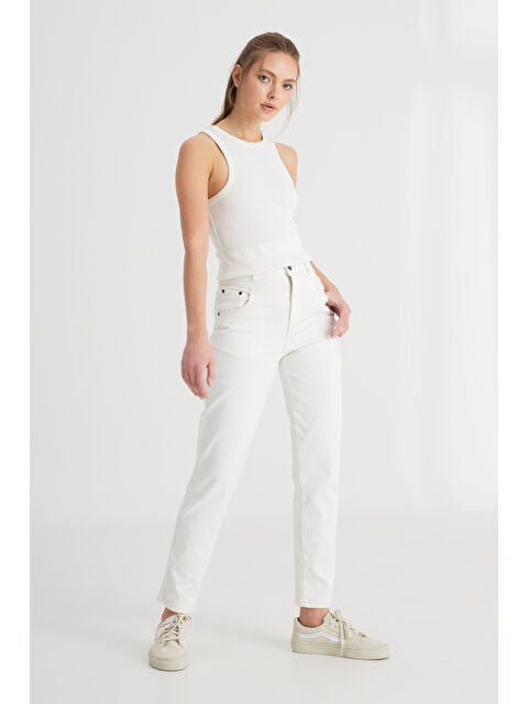 Wrangler Mom Fit Yüksek Bel Dar Paça Beyaz Esnek Jean Jean Pantolon - S000470616-20063