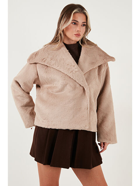 Lela Oversize Geniş Yaka Çıtçıt Düğmeli Astarlı Pelüş Mont 6839623 - S000463893-25636
