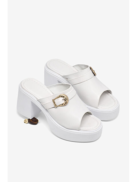 TONNY BLACK Kadın Beyaz Yüksek Tabanlı Rahat Tokalı Terlik