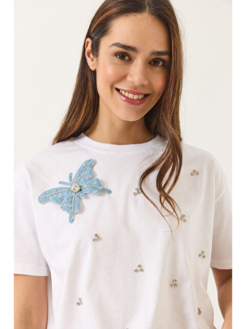 SHADE Kadın Kelebek Aksesuarlı Taş İşlemeli Kısa Kollu T-Shirt - S000377109-20063
