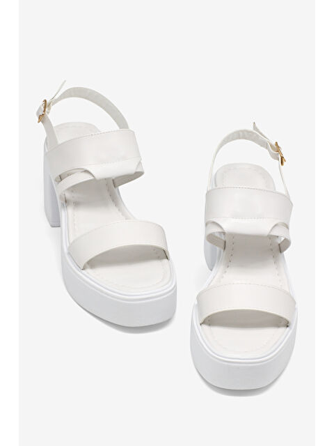 TONNY BLACK Kadın Beyaz Rahat Kalıp Poli Taban Topuklu Sandalet - S000521646-20063