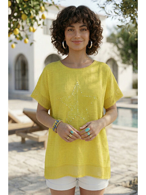 Chiccy Sarı Yuvarlak Yaka Düşük Kol Etek Ve Kol Ucu File Detaylı Yıldız Aplikeli Casual Dokuma Bluz 65 60