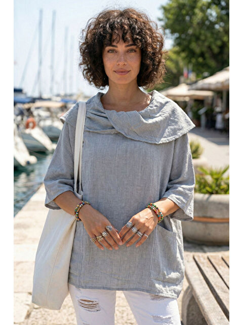Chiccy Gri Şal Yaka Kısa Kol Çift Cepli Casual Keten Görünümlü Geniş Kesim Dokuma Bluz 65 83