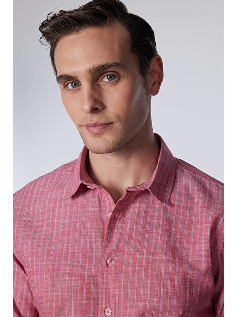 TUDORS Erkek Slim Fit Dar Kesim Uzun Kollu %100 Pamuk Keten Doku Çizgili Gömlek