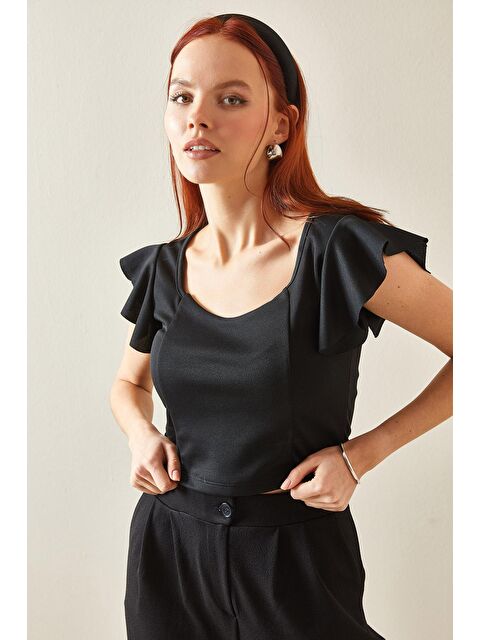 Xhan Siyah Kolları Volanlı Crop Bluz 5YXK2-48200-02 - S000159254-19351