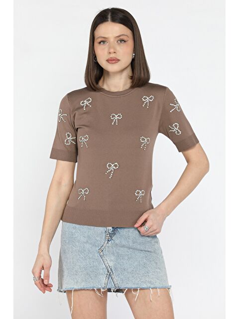 Gülseli Taş Detaylı Bisiklet Yaka Kadın Kısa Kol Bluz - S000361075-26429