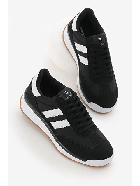 TONNY BLACK Unisex Siyah Beyaz Termo Taban Çift Şeritli Bağcıklı Spor Ayakkabı - S000493824-37424