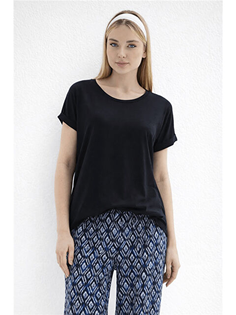 Fashion Friends Dökümlü Bisiklet Yaka Basic Kadın T Shirt 26Y0194K1