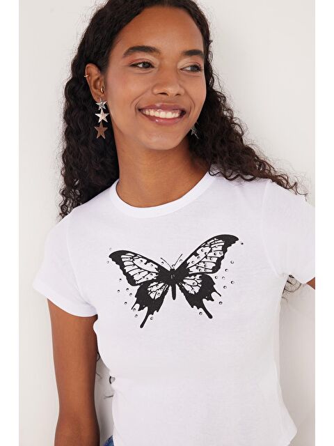 TUDORS Kadın Slim Fit Dar Kesim Kısa Kollu Bağlamalı Bisiklet Yaka Baskılı Beyaz Tişört - S000523380-20063