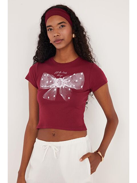 TUDORS Kadın Slim Fit Dar Kesim %100 Pamuk Kısa Kollu Bisiklet Yaka Baskılı Bordo Tişört - S000523384-19951