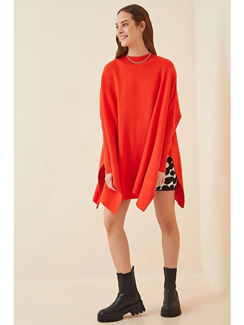 Hazelin Kadın Kırmızı Oversize Yırtmaçlı Panço Triko Kazak HZL23W-BD1100761 - S000119825-20045