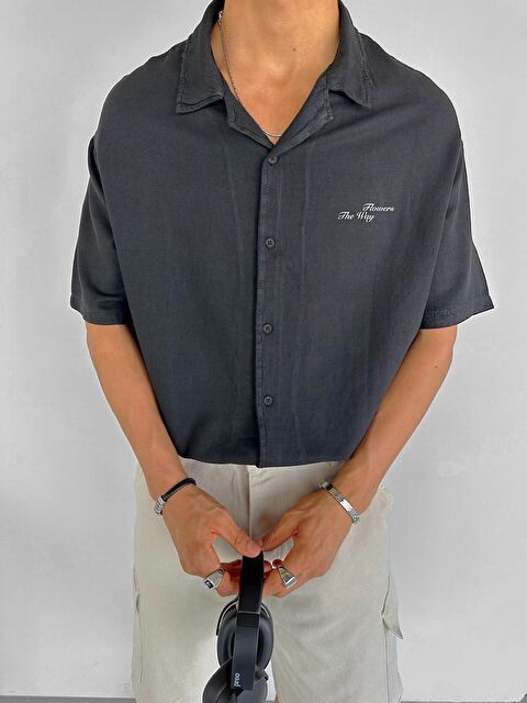 Abluka Online Erkek Oversize 'Flowers The Way' Baskılı Desenli Gömlek Füme - S000240416-33408