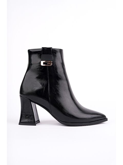 Muggo LUXERA Sivri Burun Toka Detaylı Fermuarlı Kalın Topuklu Kadın Bot - S000460921-15542