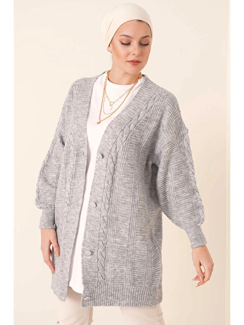 Hazelin Kadın Açık Gri Saç Örgü Desen Uzun Düğmeli Rahat Kesim Triko Hırka HZL23W-BD1100691 - S000049701-17308