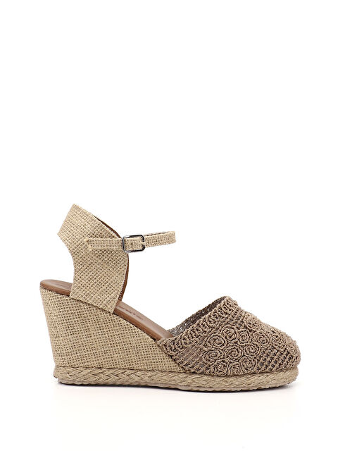 GÖNDERİ(R) Kadın BEJ-VİZON Hasır Örgü Dolgu Topuklu Sandalet