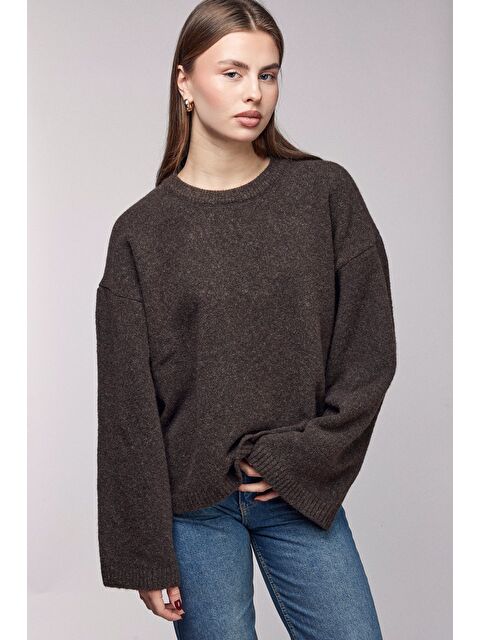 Saade Acı Kahverengi Bisiklet Yaka Oversize Dokulu Triko Kazak - Geniş Kol Detay - S000506765-28102