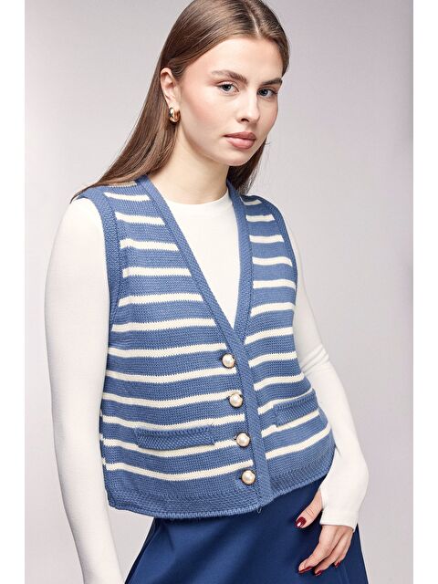 Saade Mavi Çizgili İnci Düğmeli V Yaka Triko Yelek - S000506767-17234