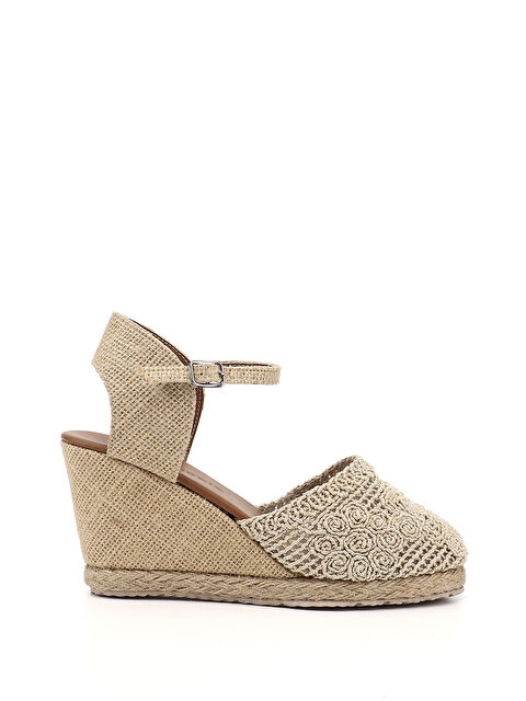 GÖNDERİ(R) Kadın YENİ BEJ Hasır Örgü Dolgu Topuklu Sandalet