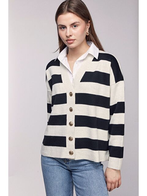 Saade Siyah Çizgili Gömlek Görünümlü Oversize Triko Hırka - S000506768-19351