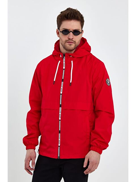 Comstar Erkek Baskılı Kapüşonlu Kırmızı Rüzgarlık & Yağmurluk