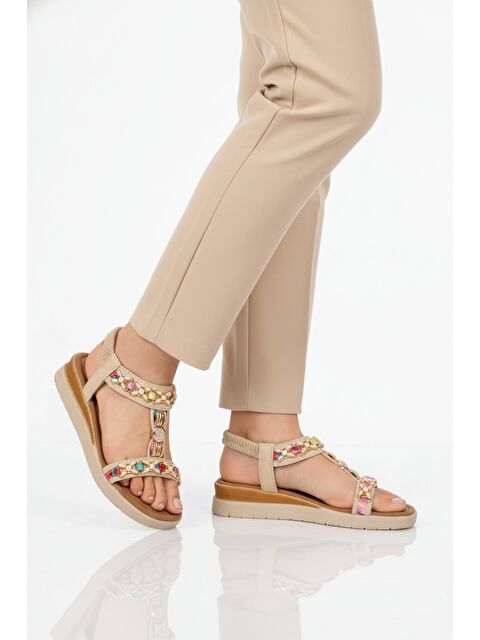 Ayakmod Bej İşlemeli Hafif Kadın Sandalet 358170 Z