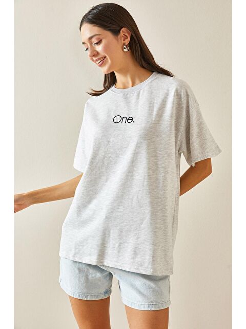 Xhan Gri Bisiklet Yaka Yazılı Oversize Tshirt 5YXK1-48703-03 - S000219946-20600
