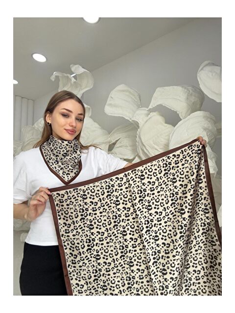 Luminos Butik Kahverengi Leopar Desenli 70x70 Fular FLR3006