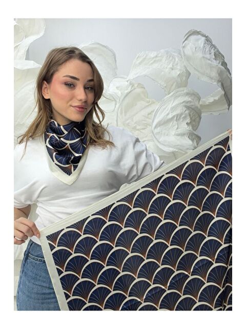 Luminos Butik Lacivert Yelpaze Desenli 70x70 Fular FLR3025