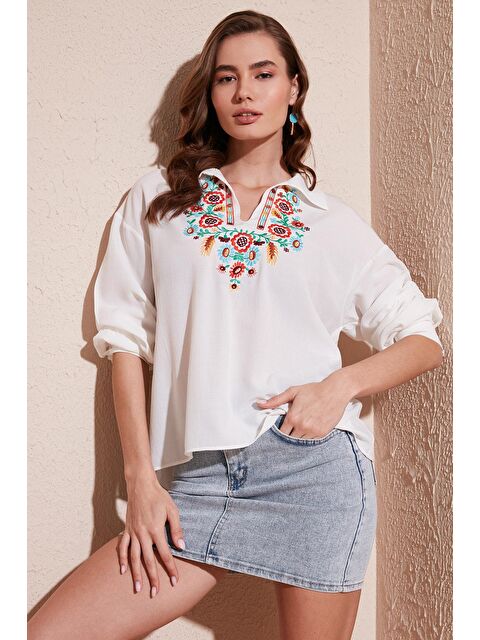Lela Pamuklu Regular Fit Nakış İşlemeli Bluz 611Bz0181 - S000145616-19965